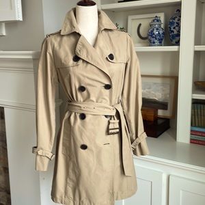 Gap size small tan trench coat